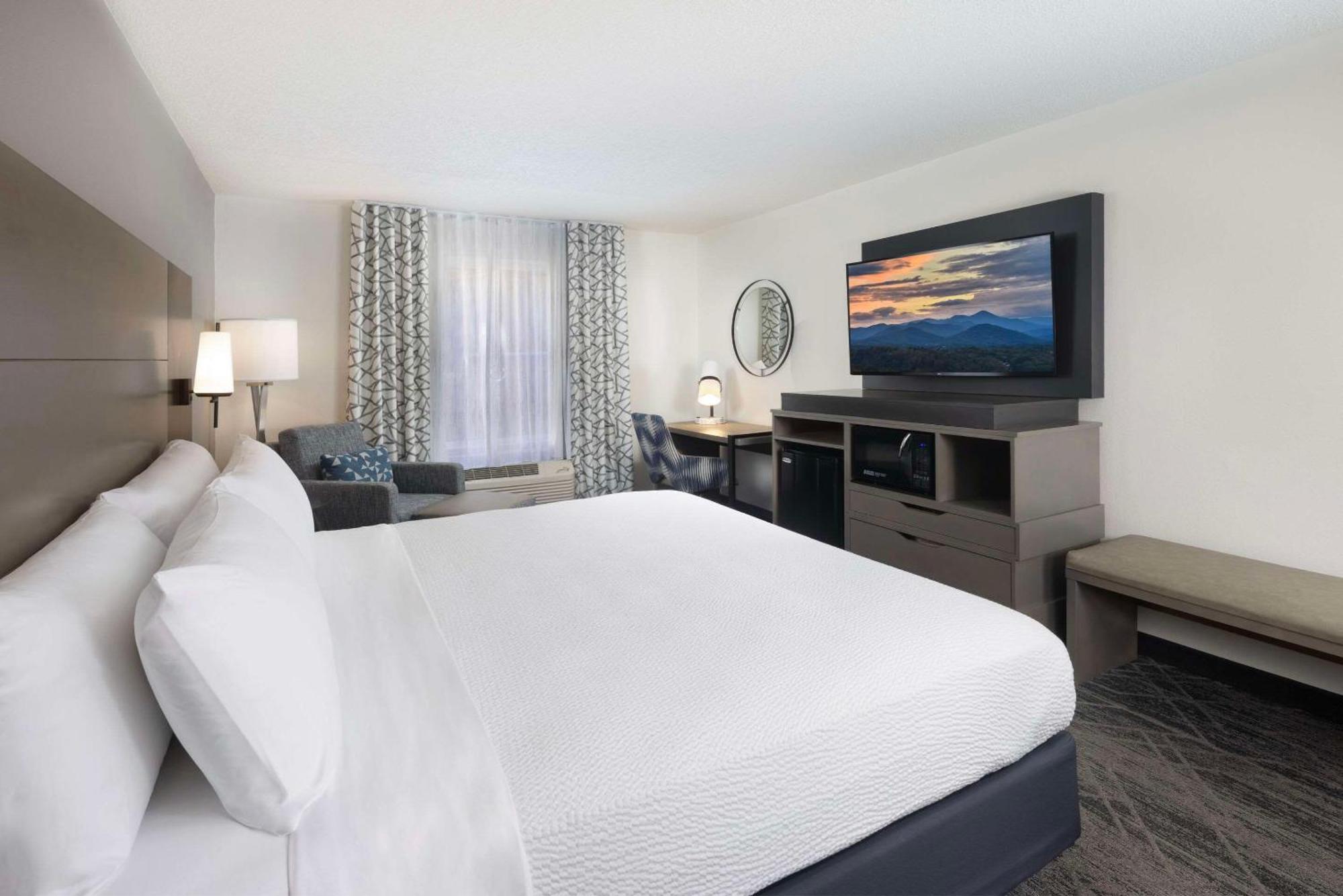 Country Inn & Suites By Radisson Asheville Downtown Tunnel Road Dış mekan fotoğraf